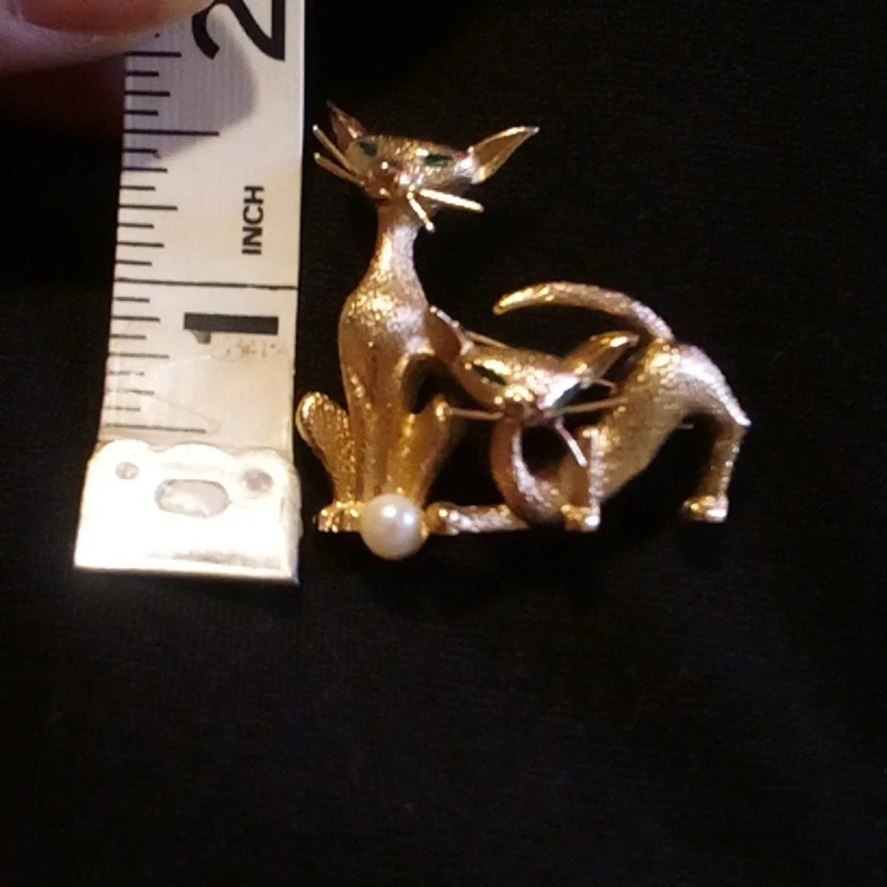 Vintage Boucher Siamese Cats Pearl Brooch